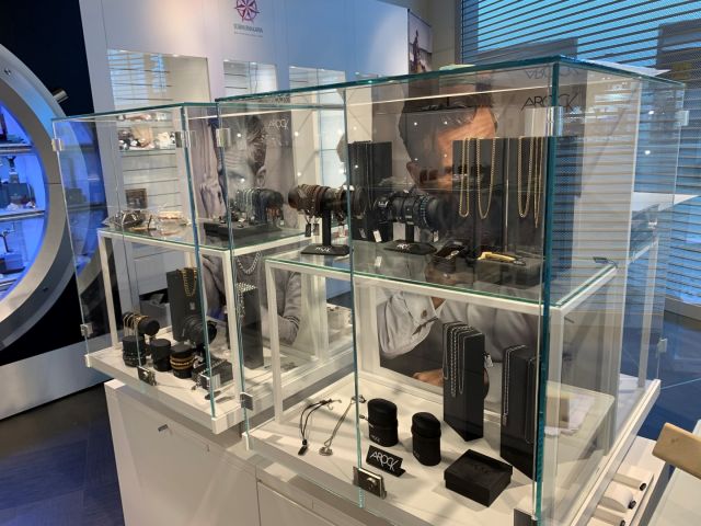 711419-2 ARock and Fossil store stock jewelry