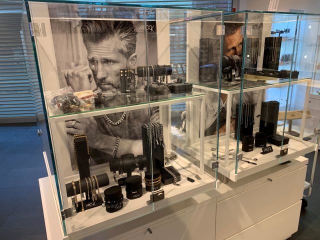 711419-3 ARock and Fossil store stock jewelry