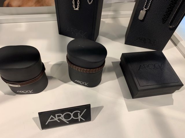 711419-11 ARock and Fossil store stock jewelry