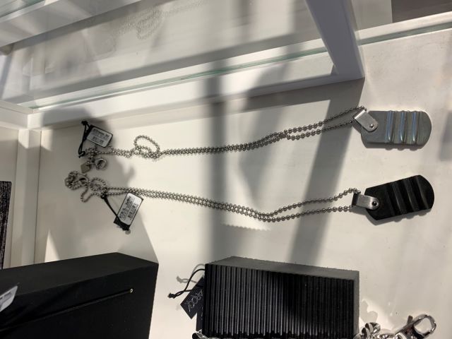 711419-20 ARock and Fossil store stock jewelry