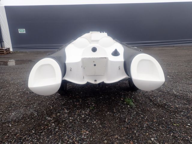 618398-4 Gummibåt SUZUMAR med tillhörande båtvagn