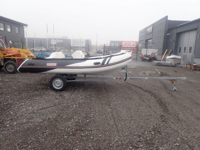 618398-6 Gummibåt SUZUMAR med tillhörande båtvagn