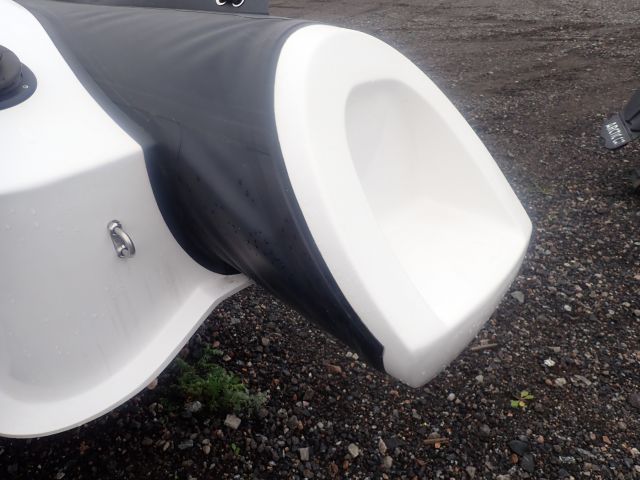 618398-19 Gummibåt SUZUMAR med tillhörande båtvagn