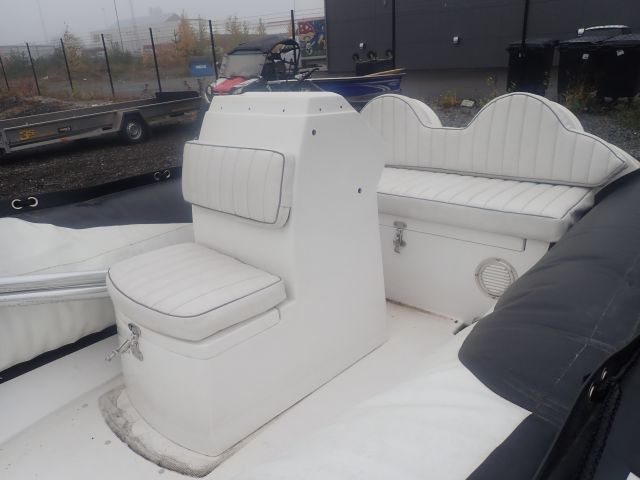 618398-25 Gummibåt SUZUMAR med tillhörande båtvagn