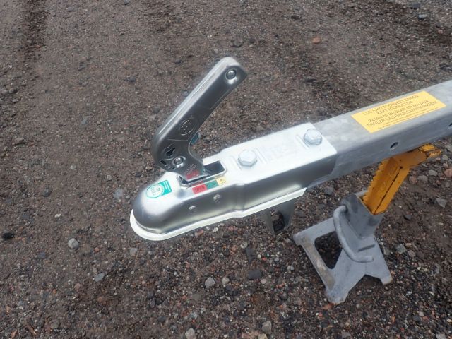 618398-28 Gummibåt SUZUMAR med tillhörande båtvagn