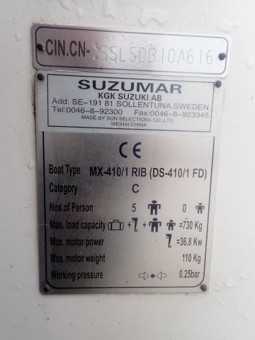 618398-30 Gummibåt SUZUMAR med tillhörande båtvagn