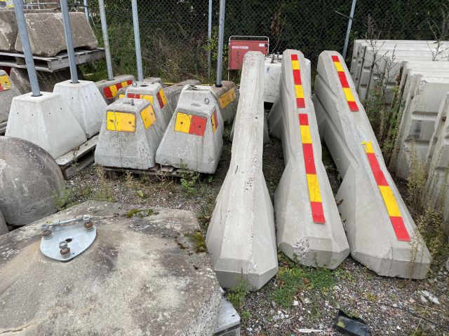 631695-3 Ca 20 betongsuggor