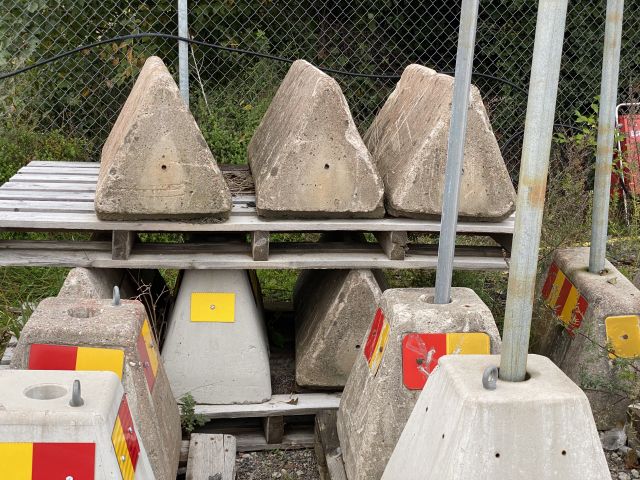 631695-6 Ca 20 betongsuggor