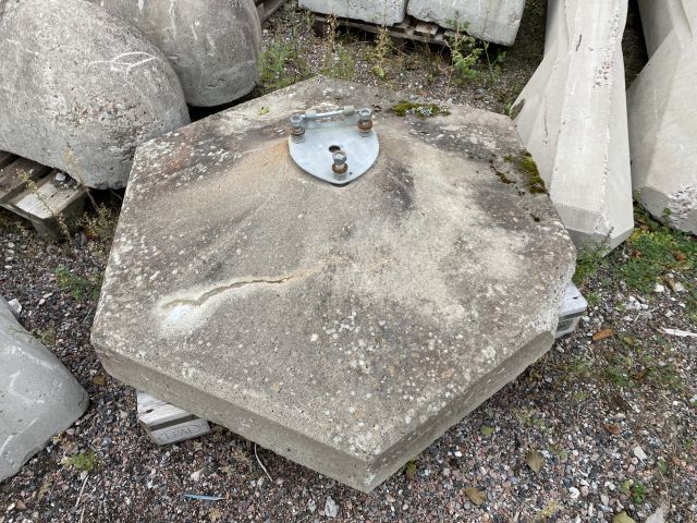 631695-7 Ca 20 betongsuggor