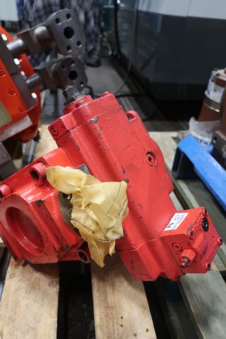 691336-4 VOAC hydraulic pump - 140CC
