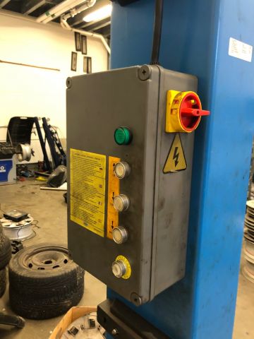 714828-6 Twin pillar lift Twin Busch 4200kg - 2015