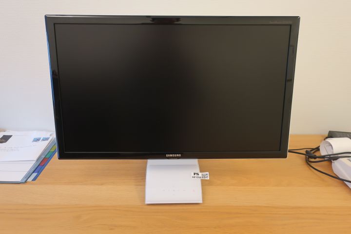 691358-1 Computer monitor, Samsung SyncMaster C27B750, 27 "