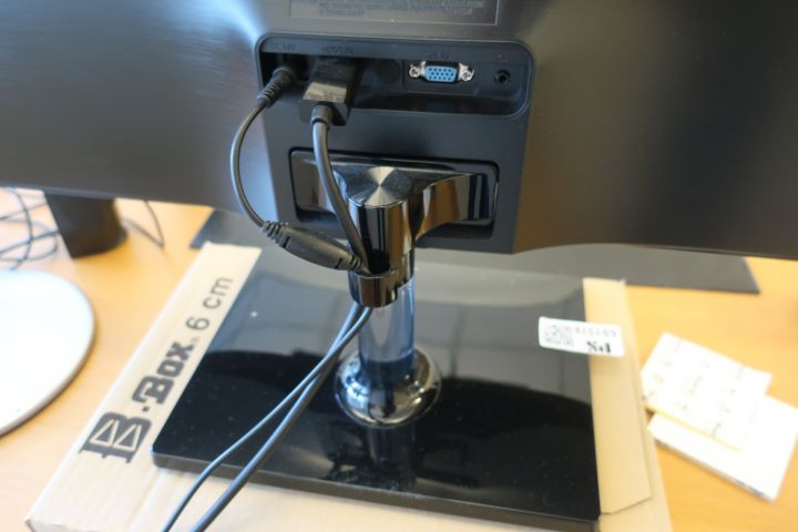 691378-6 Computer monitor, Samsung S27C590H