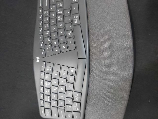 713594-3 Keyboard Logitech ERGO K860