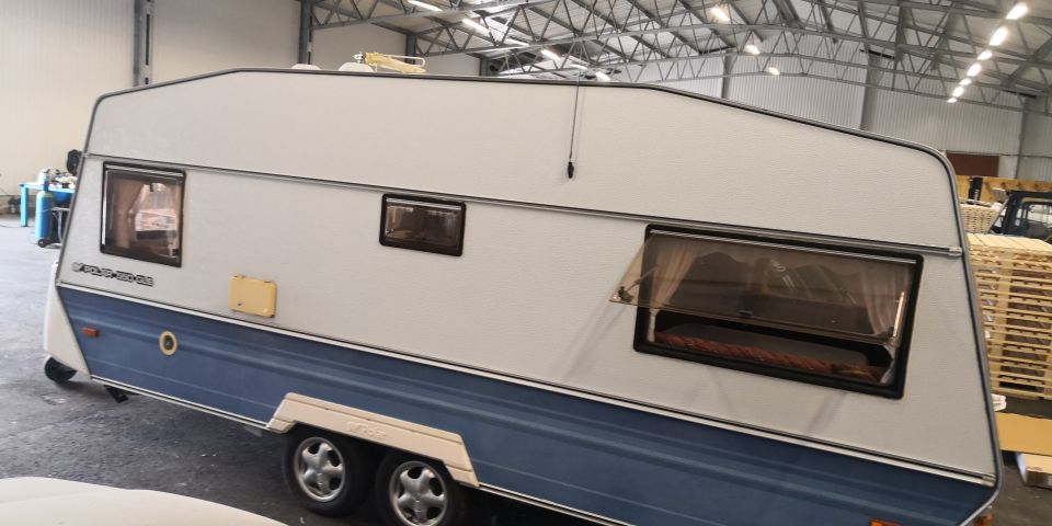 714909-5 Polar 550 GLE Caravan -89