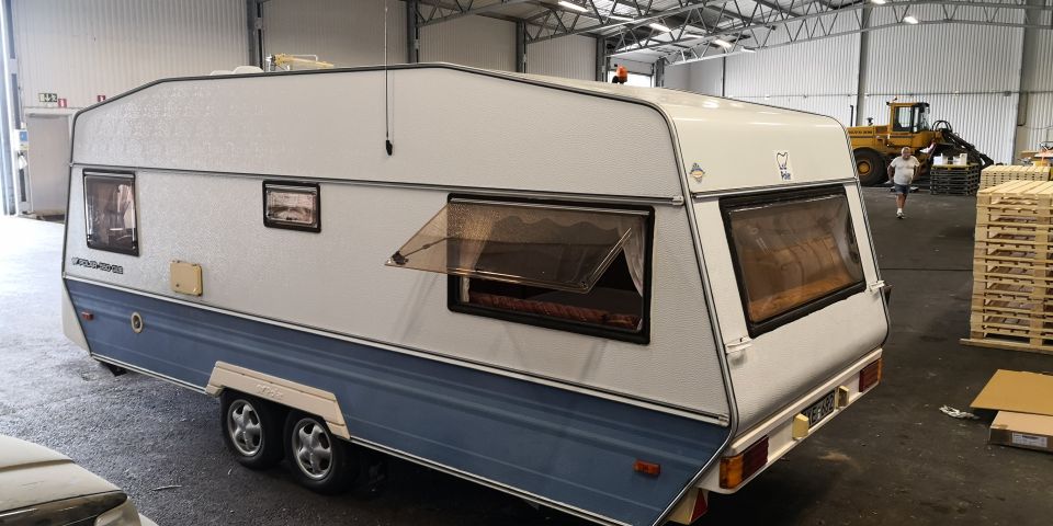 714909-6 Polar 550 GLE Caravan -89