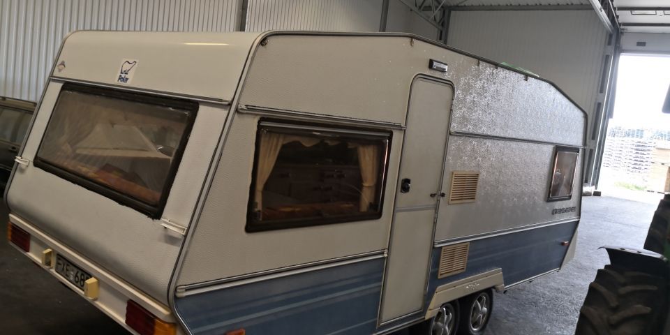 714909-8 Polar 550 GLE Caravan -89