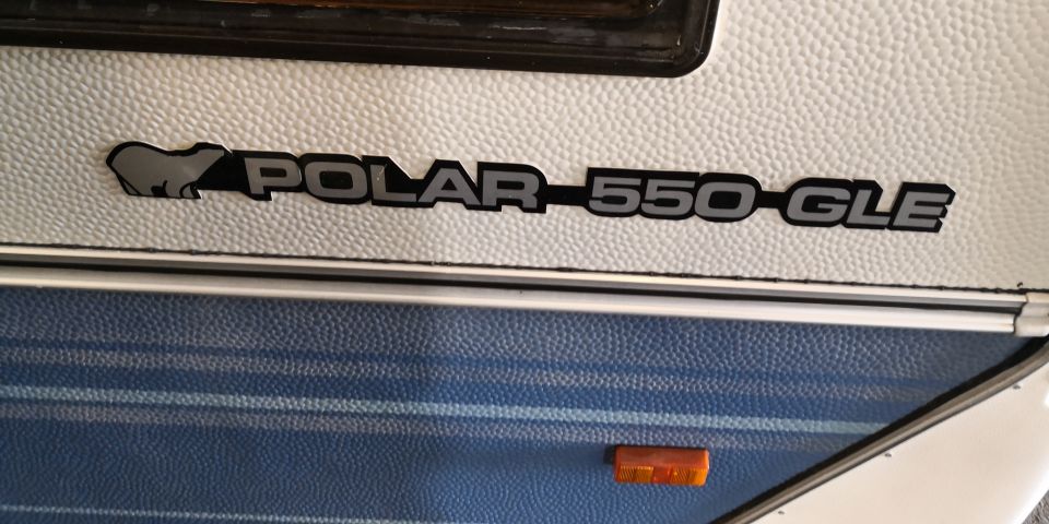 714909-10 Polar 550 GLE Caravan -89
