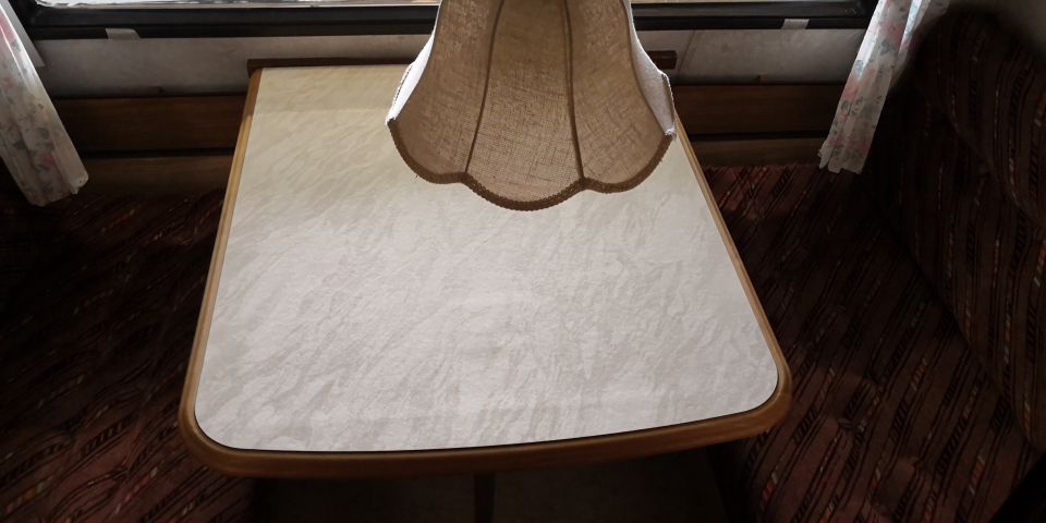 714909-17 Polar 550 GLE Caravan -89