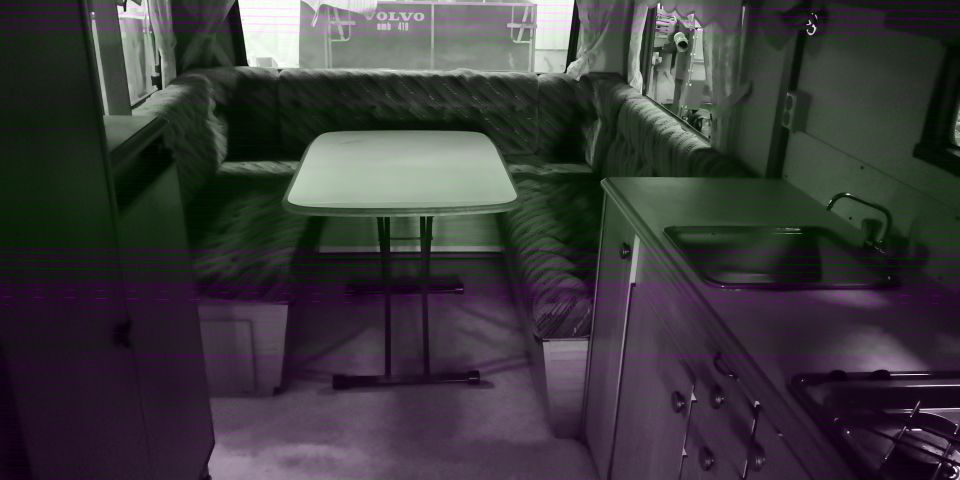 714909-20 Polar 550 GLE Caravan -89