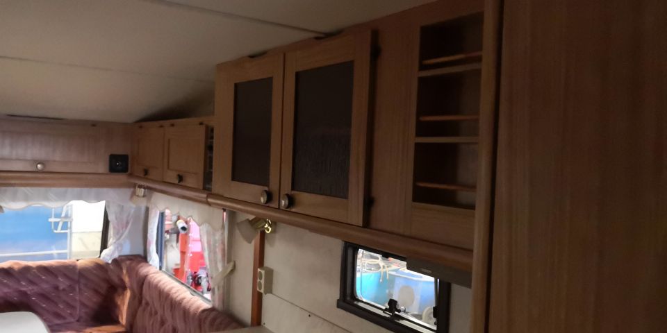 714909-23 Polar 550 GLE Caravan -89