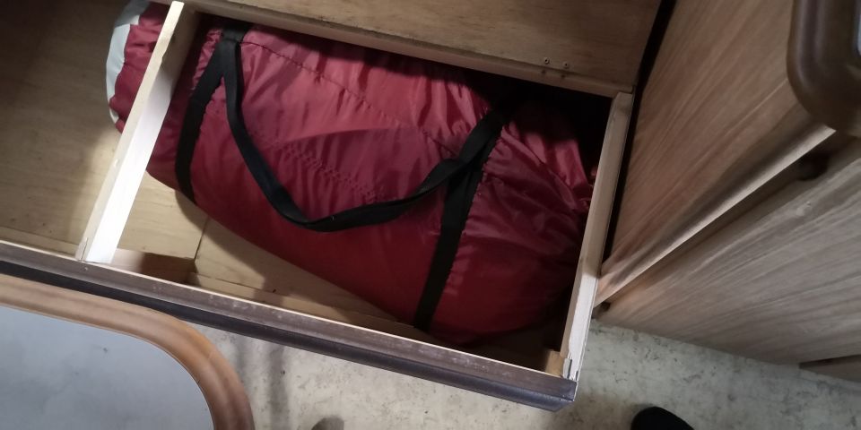 714909-26 Polar 550 GLE Caravan -89