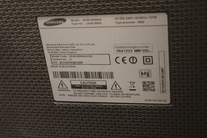 660956-8 Rest room - 2x TV / Monitors Samsung / LG, Massage table and bed 90 cm