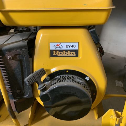 715221-3 Floor saw Robin EY40, petrol powered