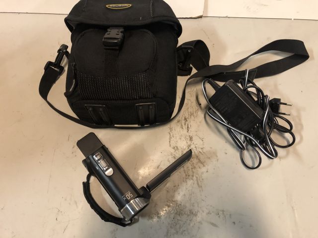 715560-1 Handheld camera - Sony DCR-SX15E