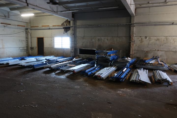 715569-1 Parti med plockställ/rullfack och tillbehör