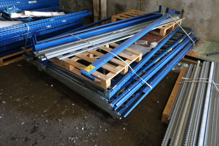 715569-7 Parti med plockställ/rullfack och tillbehör