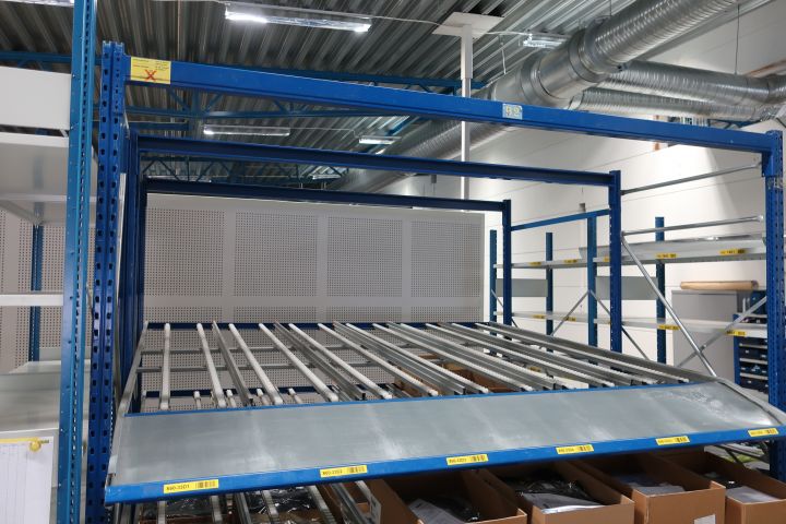 715569-11 Parti med plockställ/rullfack och tillbehör