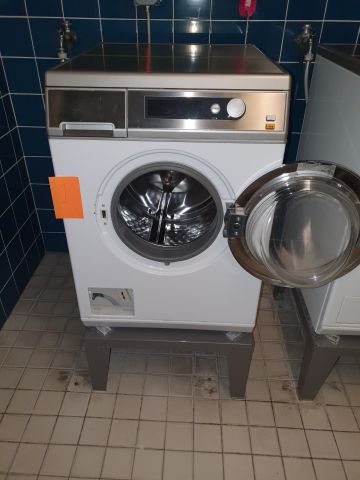 716709-1 Miele GW04 washing machine, 2010, 400v 3-phase