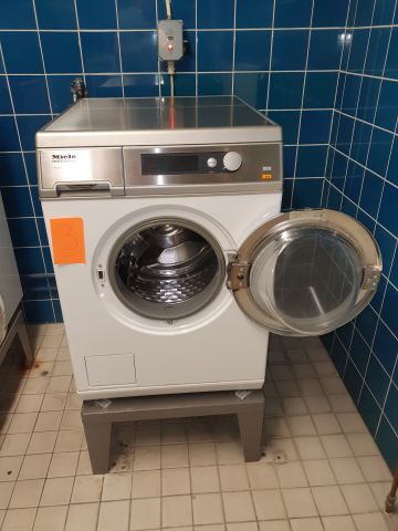 716711-1 Miele GW04 washing machine, 2010, 400v 3-phase