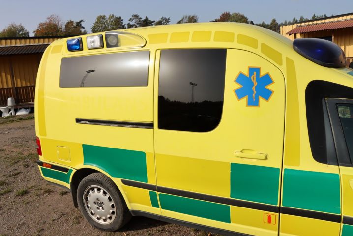 716743-10 Ambulance Volvo S80 -02 Regnr: TBP157
