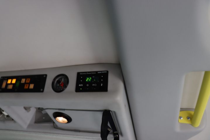 716743-16 Ambulance Volvo S80 -02 Regnr: TBP157