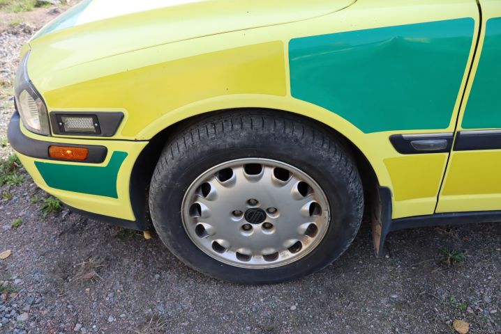 716743-26 Ambulance Volvo S80 -02 Regnr: TBP157