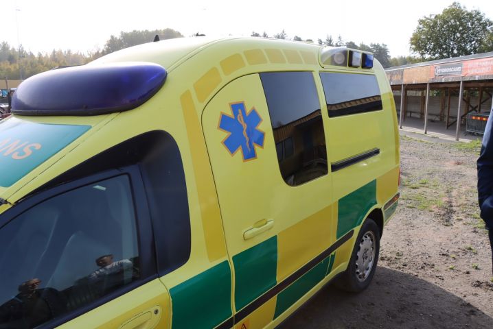 716743-28 Ambulance Volvo S80 -02 Regnr: TBP157