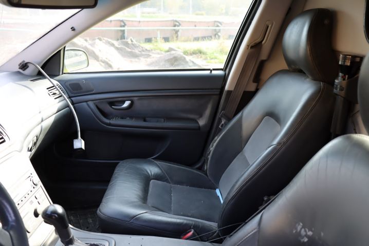 716743-31 Ambulance Volvo S80 -02 Regnr: TBP157