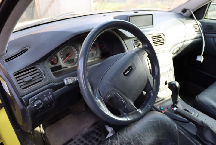 716743-32 Ambulance Volvo S80 -02 Regnr: TBP157