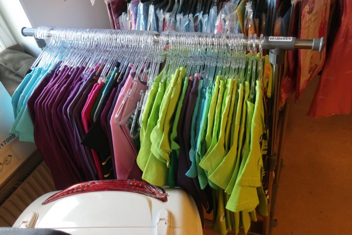 691389-5 Large assortment Children's clothing new, about 1000 garments - Lego Wear, Star Wars, Small & I etc