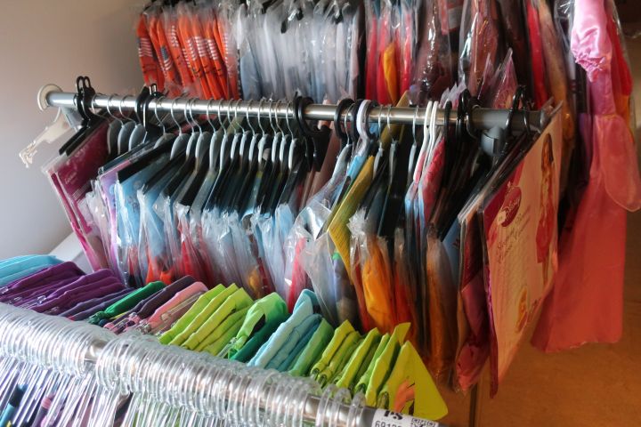 691389-7 Large assortment Children's clothing new, about 1000 garments - Lego Wear, Star Wars, Small & I etc