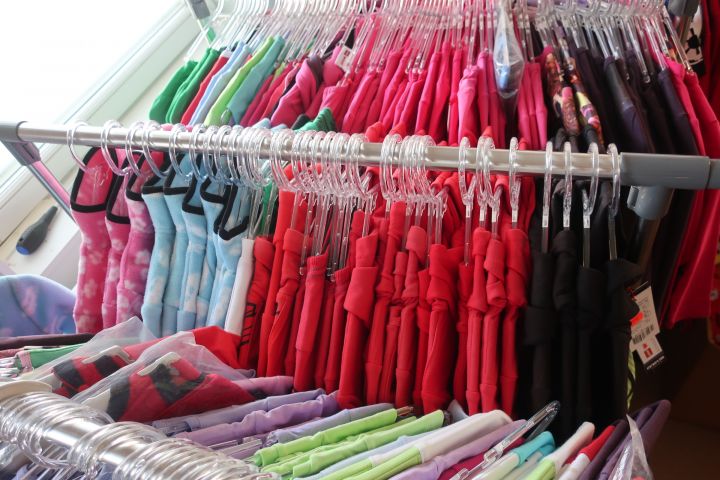 691389-23 Large assortment Children's clothing new, about 1000 garments - Lego Wear, Star Wars, Small & I etc