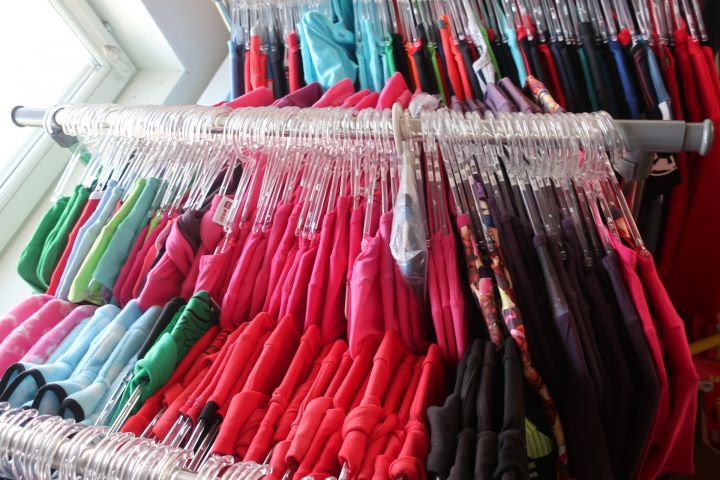 691389-25 Large assortment Children's clothing new, about 1000 garments - Lego Wear, Star Wars, Small & I etc