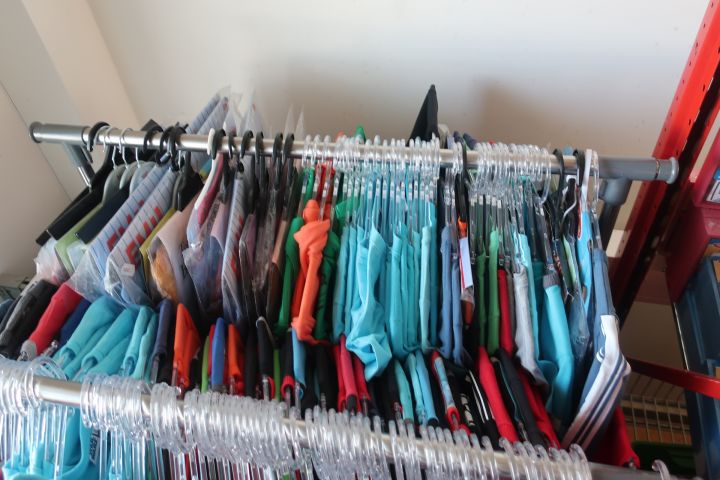 691389-28 Large assortment Children's clothing new, about 1000 garments - Lego Wear, Star Wars, Small & I etc