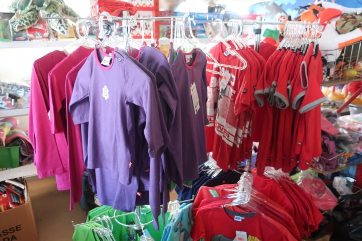 691389-31 Large assortment Children's clothing new, about 1000 garments - Lego Wear, Star Wars, Small & I etc