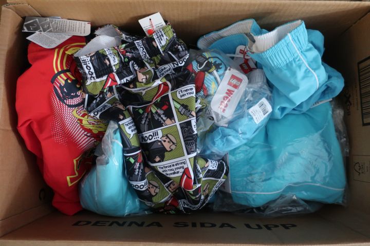 691389-33 Large assortment Children's clothing new, about 1000 garments - Lego Wear, Star Wars, Small & I etc