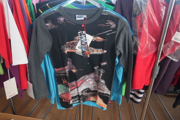 691389-77 Large assortment Children's clothing new, about 1000 garments - Lego Wear, Star Wars, Small & I etc