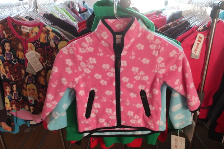 691389-89 Large assortment Children's clothing new, about 1000 garments - Lego Wear, Star Wars, Small & I etc