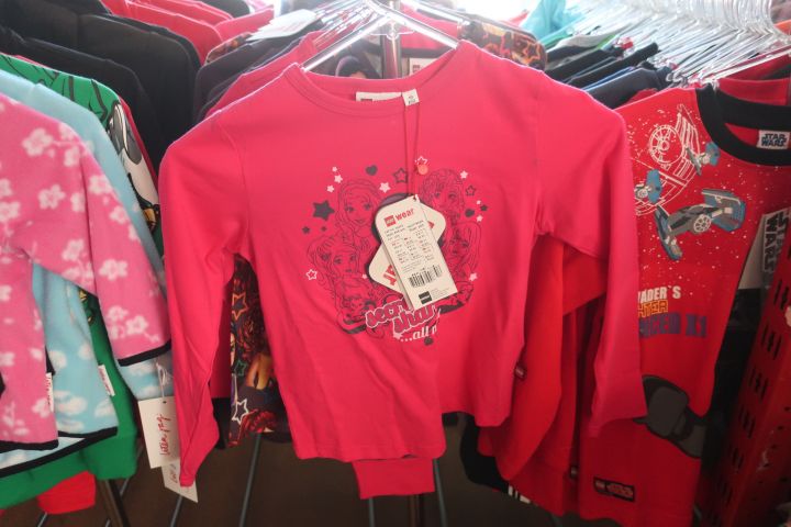 691389-90 Large assortment Children's clothing new, about 1000 garments - Lego Wear, Star Wars, Small & I etc